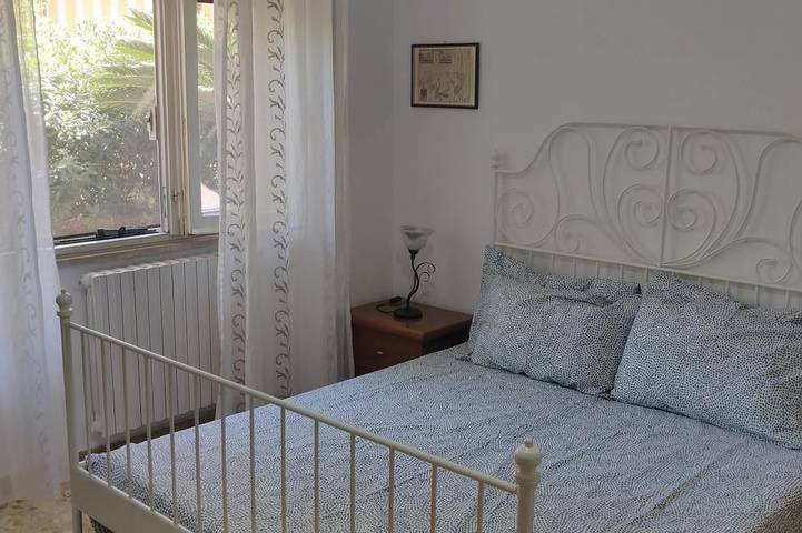 Appartamento intero, House of Ulysses: private garden and parking in Gaeta, Provincia di Latina