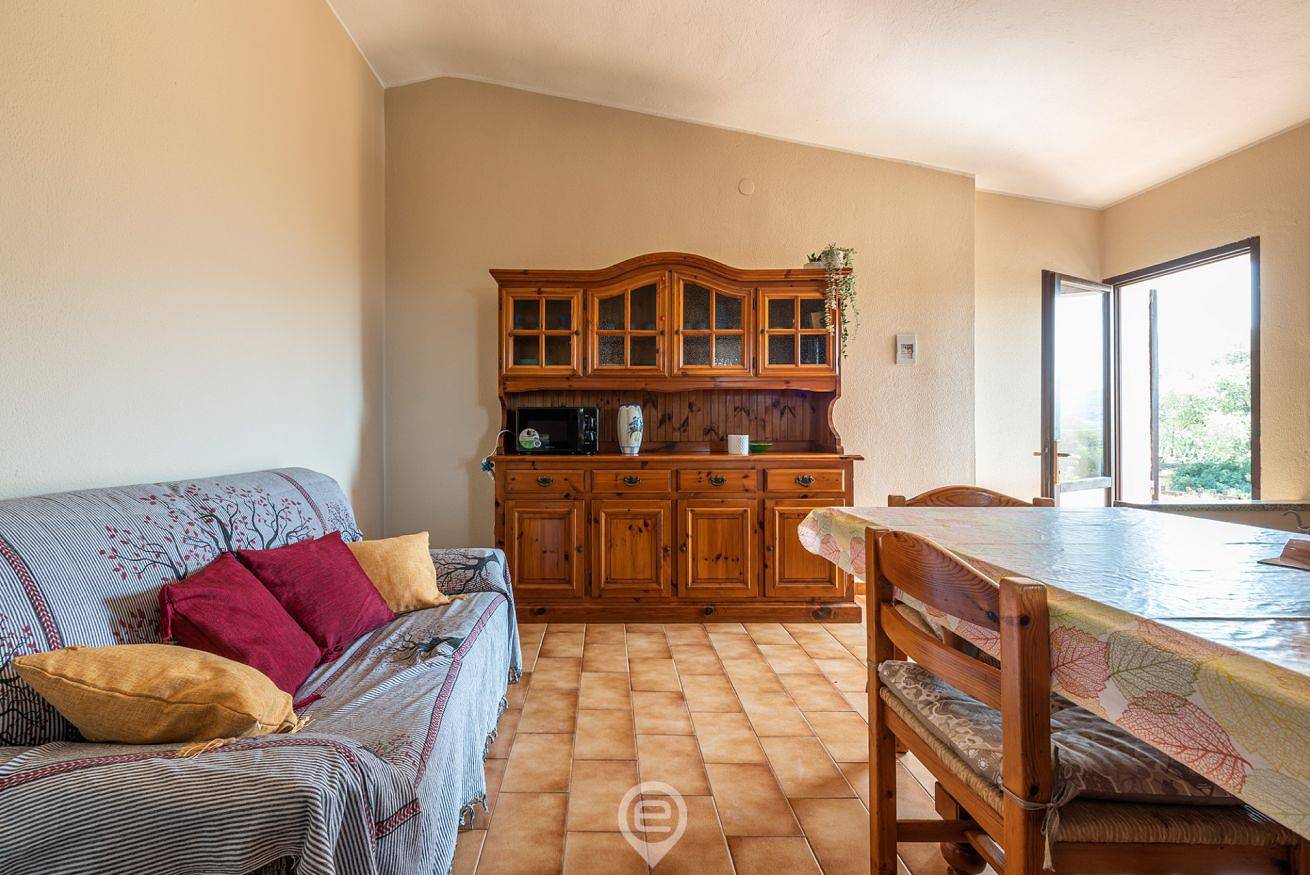 Appartement entier, Appartement de vacances pour 4 personnes avec balcon/terrasse in Capitana, Quartu Sant'Elena