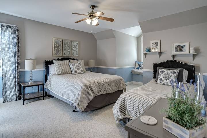 Vacation rental for 16 people, with hot tub and balcony in Asheville