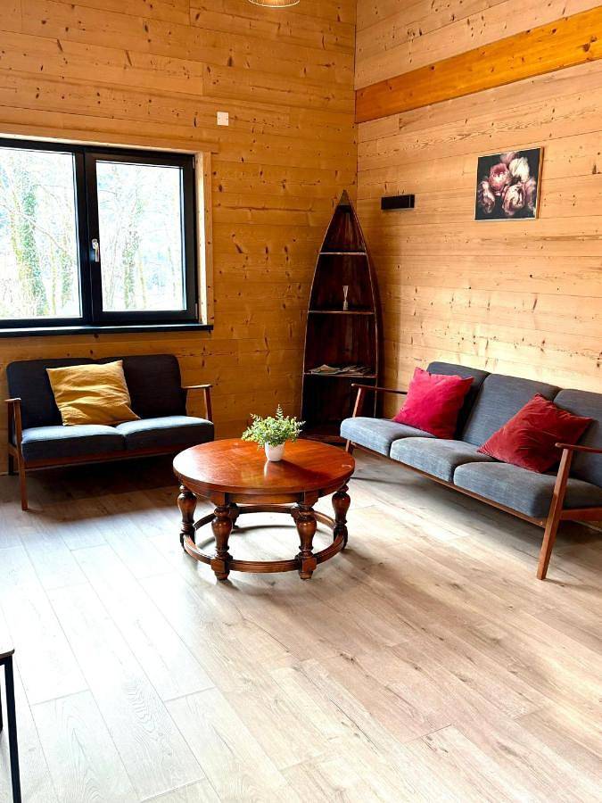 Chalet pour 5 personnes, avec terrasse et jacuzzi à Rochesson - 2