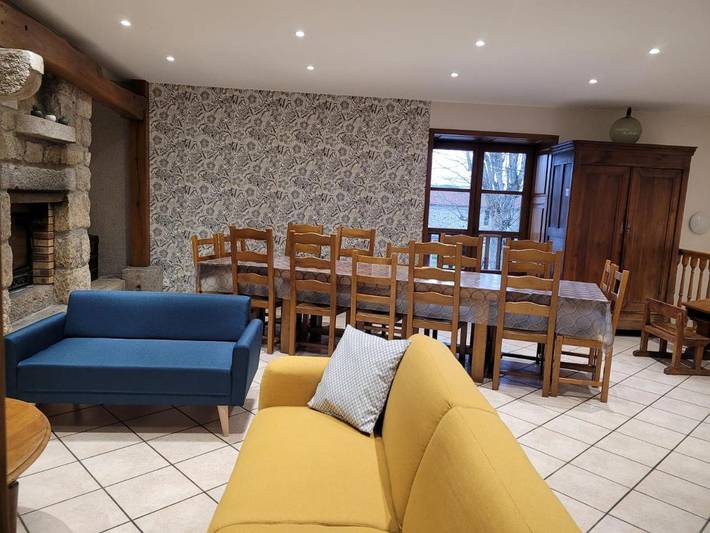 Location de vacances pour 14 personnes, avec vue ainsi que jardin et terrasse, animaux acceptés dans Passerelle himalayenne des gorges du Lignon - 3