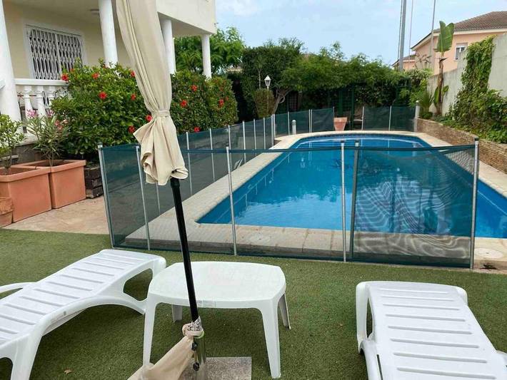 Chalet para 12 personas, con vistas y piscina además de terraza y jardín, Se admiten mascotas en Vinaroz