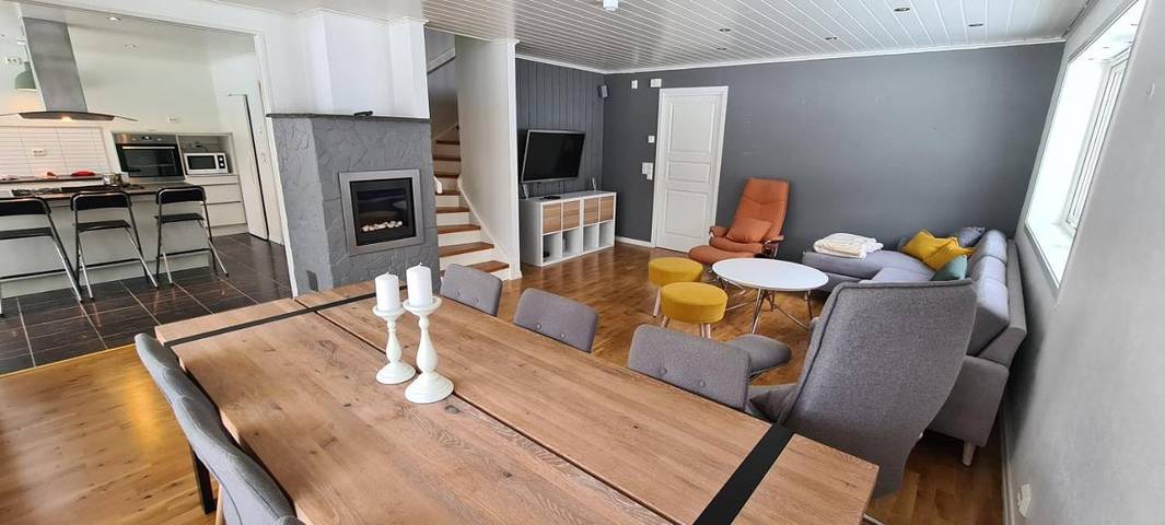 Location de vacances pour 12 personnes, avec vue ainsi que jardin et terrasse, animaux acceptés dans Flåm - 2