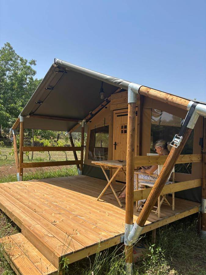 Camping per 3 persone, con Terrazza e Giardino nonché Panorama in Basilicata