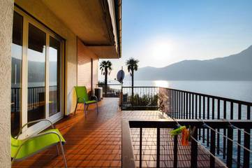 Gîte pour 5 personnes, avec terrasse ainsi que vue sur le lac et vue à Campione d'Italia