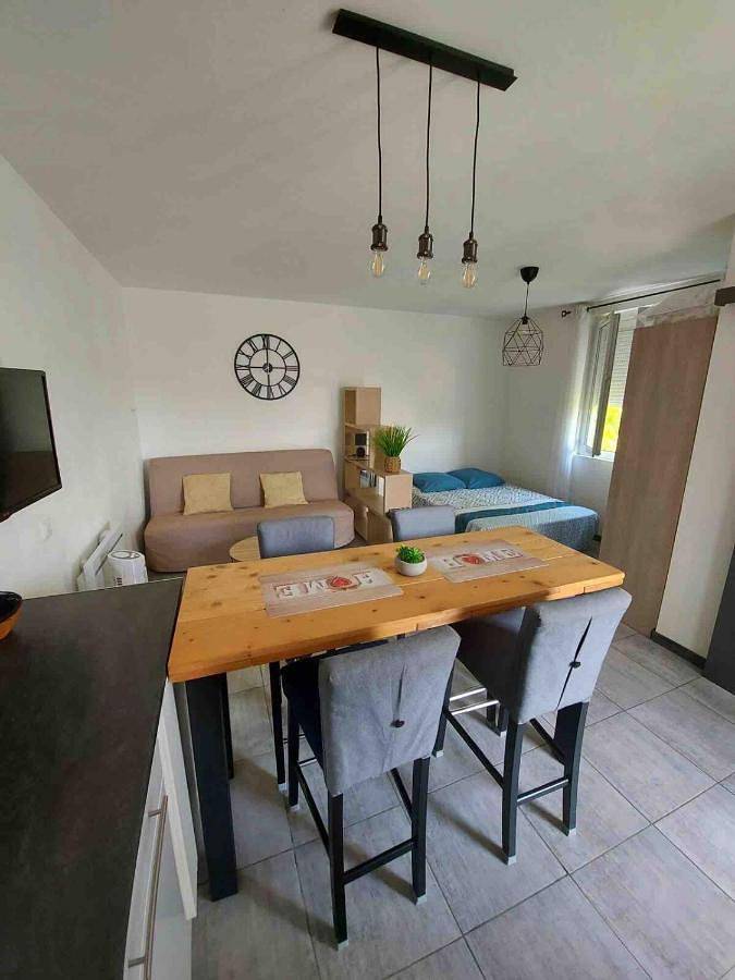 Gîte pour 2 personnes, avec vue et terrasse à Vinassan - 2