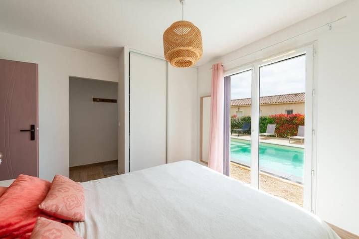 Location de vacances pour 8 personnes, avec jardin ainsi que piscine et vue à Richerenches - 3