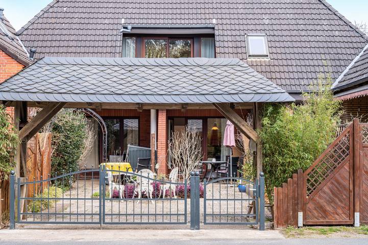 Ganze Wohnung, Ferienwohnung Steingraf" mit privater Terrasse, privatem Garten und Wi-Fi in Sahlenburg, Cuxhaven
