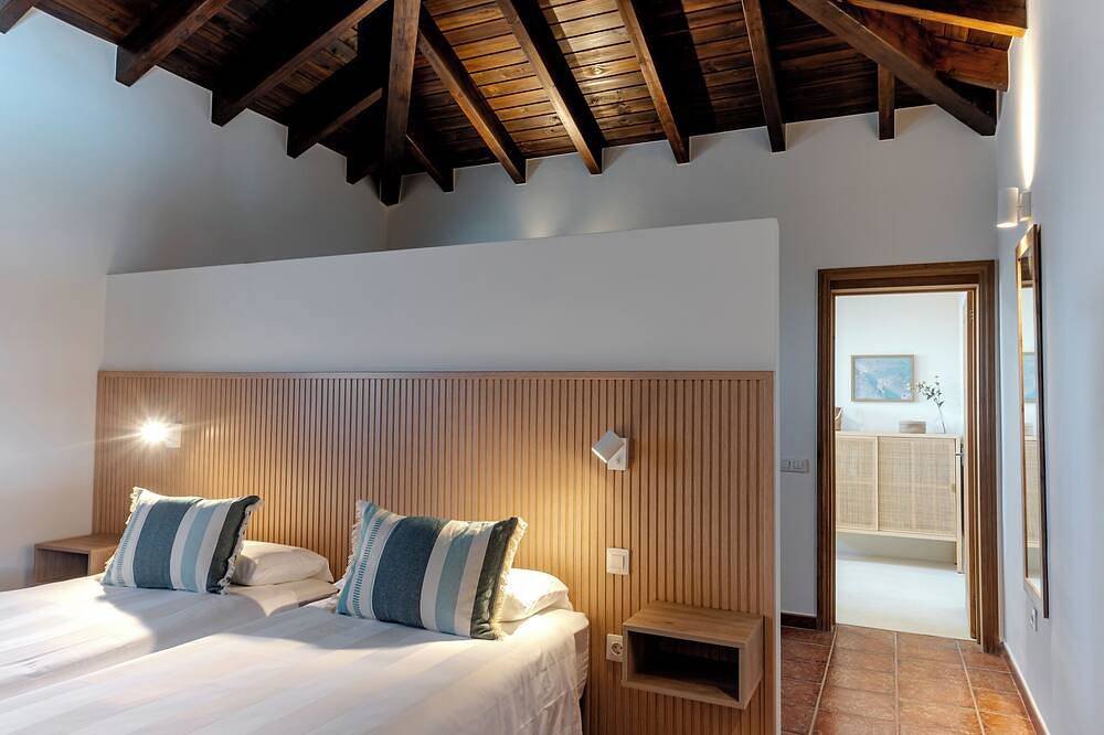 Brand New Luxury Villa With Salt Pool And Terrace, 4 bedrooms, 4 bathrooms in Villaverde, La Oliva