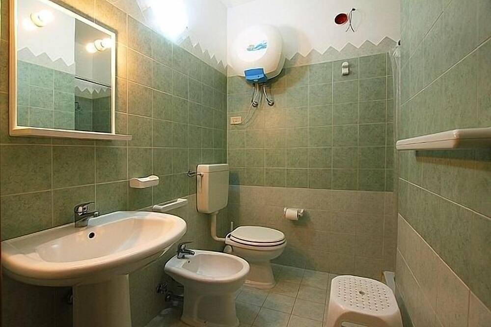 Ganze Wohnung, 2 Schlafzimmer Apartment am Meer, Wi-Fi, A/C, Terrasse, im Komplex mit Pool in Contrada Pistavecchia, Palermo Provinz