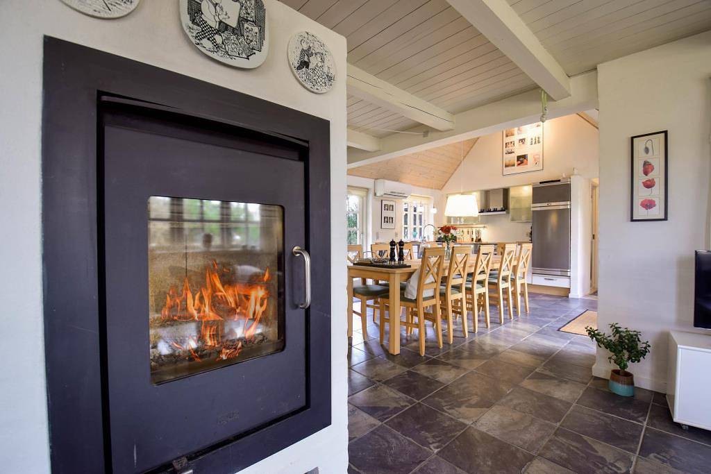 Großes, geschützt liegendes Ferienhaus mit Sauna und Whirlpool in Tim, Ulfborg