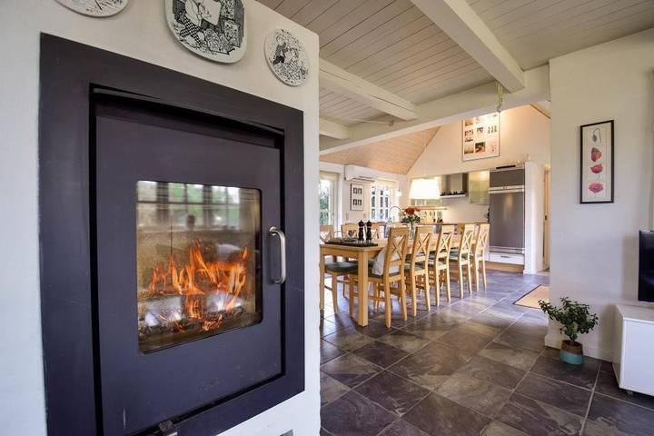 Großes, geschützt liegendes Ferienhaus mit Sauna und Whirlpool in Tim, Ulfborg
