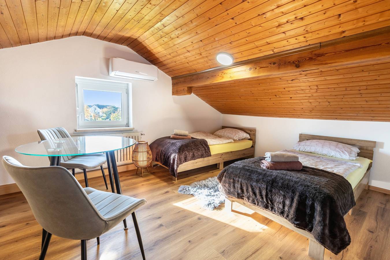 Attic apartment with air conditioning, in Freilassing in Freilassing, Rupertiwinkel