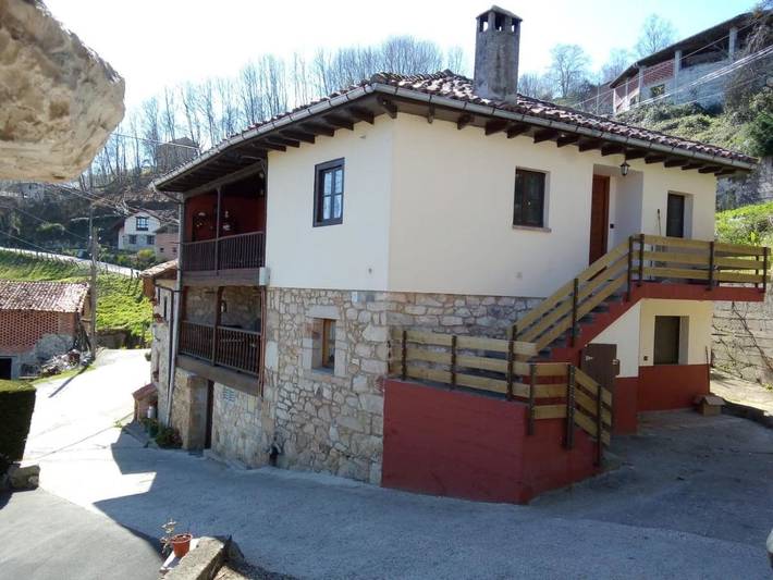 Casa rural para 12 personas, con Balcón además de Terraza y Vistas en Cangas de Onís