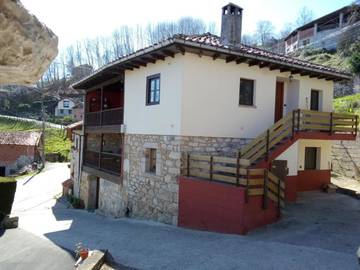 Casa rural para 12 personas, con balcón y vistas en Cangas de Onís