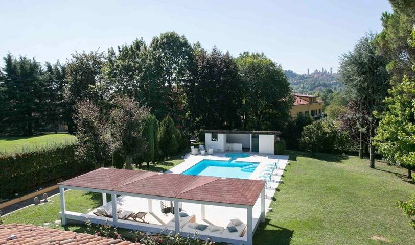Chambre d’hôte pour 2 personnes, avec Terrasse et Jardin ainsi que Piscine et Vue à Bergame