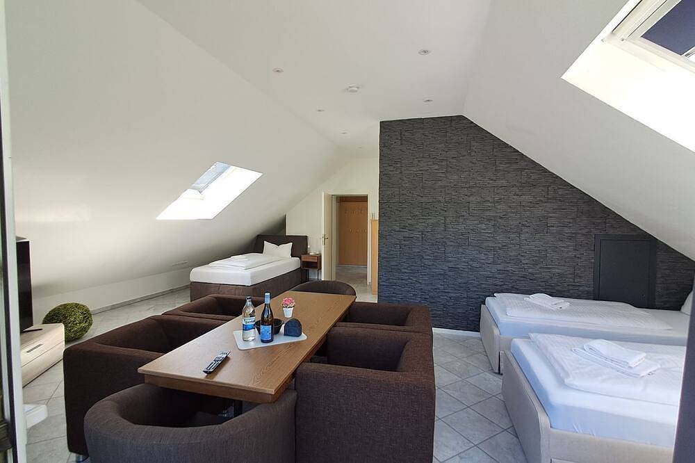 Komfortable Zimmer mit Küche – Perfekt für Erholung, Arbeit und Austausch - in Züschen, Winterberg