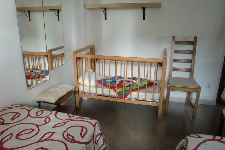 Appartement entier, Appartement dans villa privée à 1,5 km. de Lloret de Mar. 500 mètres de la plage de Cal in Canyelles, Lloret de Mar
