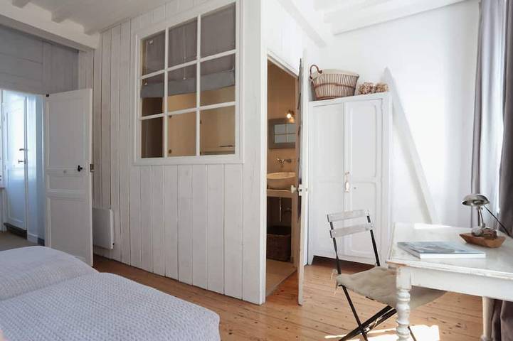 Location de vacances pour 4 personnes, avec balcon à Port-en-Bessin-Huppain - 4