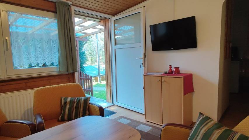 Bungalow für 4 Personen, mit Terrasse und Pool, kinderfreundlich im Thüringer Wald