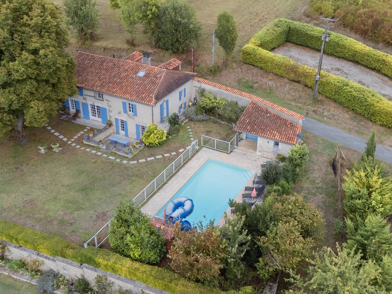 Maison familiale avec piscine privé et toboggan in Lusignac, Périgord Vert