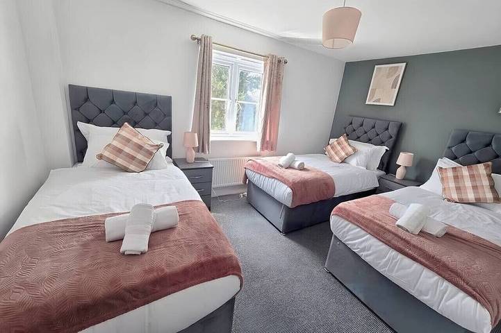 2ndHomeStays I Bilston I Contractor-Friendly House in Wolverhampton, Birmingham y alrededores