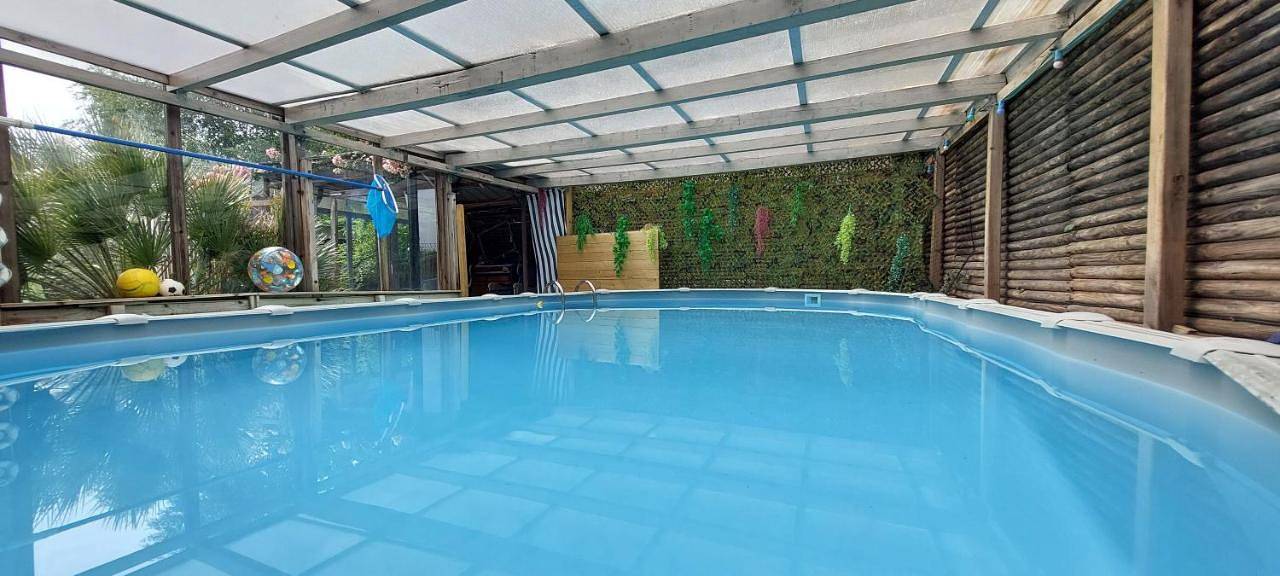 Appartement entier, Appt dans maison d'architecte, Spa, Piscine & jardin in Soucelles, Région d'Angers