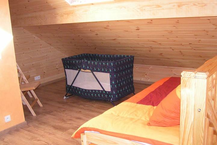 Gîte pour 8 personnes, avec jardin et balcon à Saint-Léger-les-Mélèzes - 4