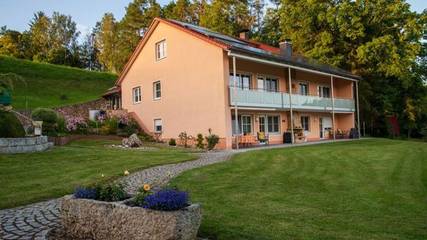 Ferienwohnung für 2 Personen, mit Ausblick und Garten sowie Terrasse, kinderfreundlich in Wiesenttal
