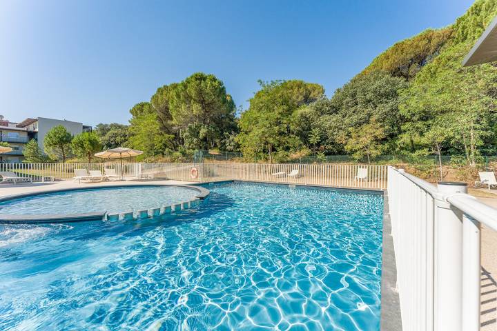 Gîte pour 4 personnes, avec jardin et bassin pour enfant, adapté aux familles à Remoulins - 2