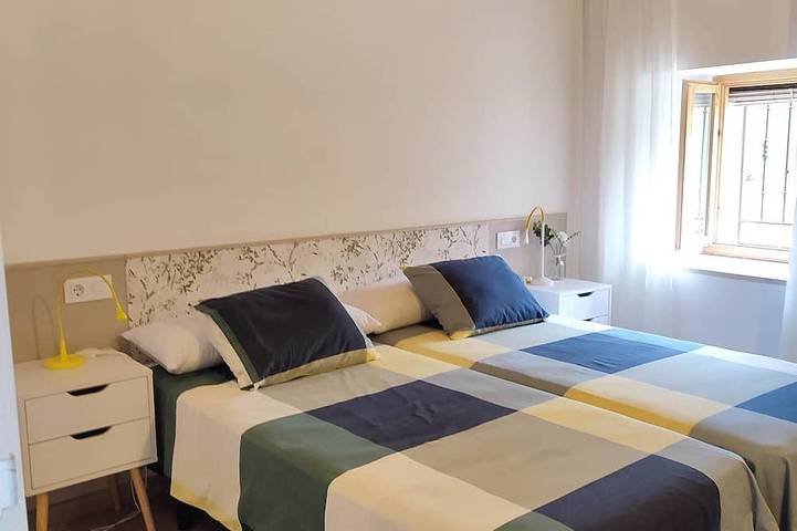 Cottage next to a river in a quiet village, ideal for families. in Prádena, Segovia Provinz