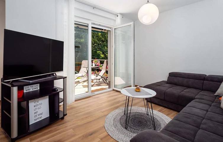 Ferienwohnung für 3 Personen, mit Ausblick und Garten