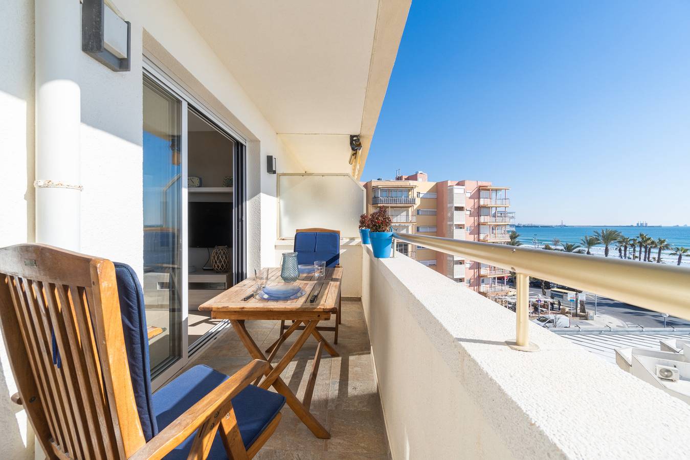 Entire apartment, La Pineda | 1 Línea Mar | Piscina | Terraza | Wifi in La Pineda, Platja de la Pineda