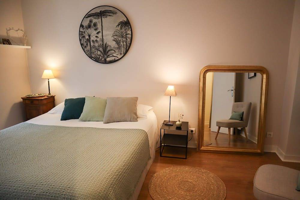 Appartement entier, L'Appartement Secret avec terrasse exceptionnelle de 30m2 au coeur de Sarlat in Sarlat-la-Canéda, Périgord Noir