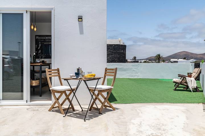 Ganze Wohnung, Ferienwohnung 'Casa Majina' mit Vulkanblick, Terrasse und Wlan in El Islote, San Bartolomé