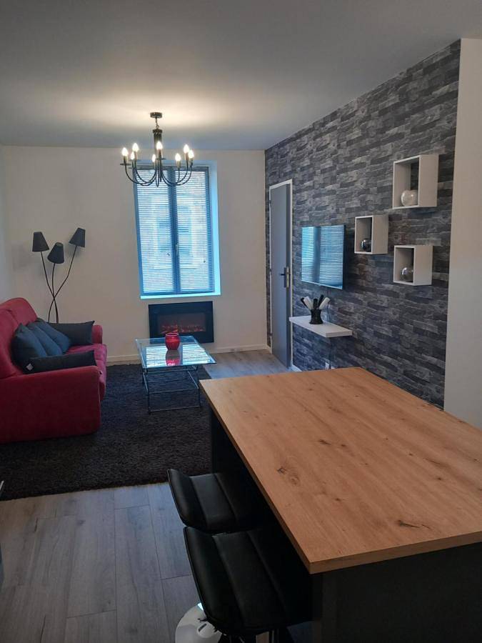 Gîte pour 2 personnes, avec balcon à Thizy-les-Bourgs - 4