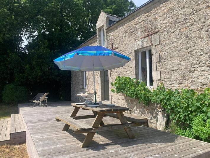 Location de vacances pour 7 personnes, avec Terrasse ainsi que Jardin et Vue à Limerzel