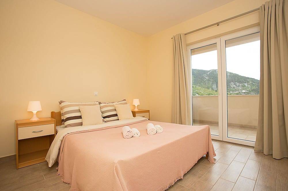 Cijeli apartman, Villa Mia - Two Bedroom Apartment with Pool (4 Persons) - Sveti Juraj, Senj #008 in Sveti Juraj, Velebit Nature Park