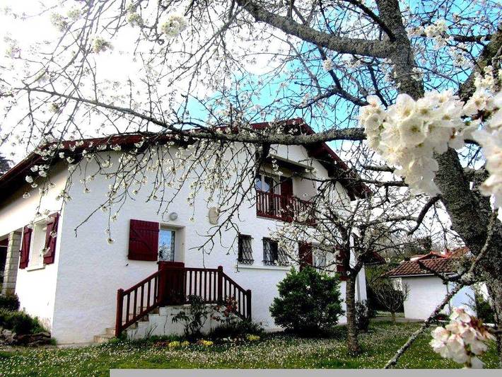 Gîte pour 4 personnes, avec jardin à Briscous