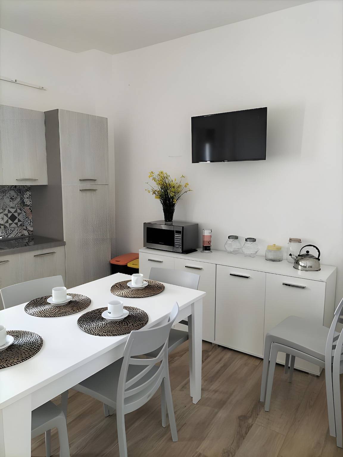 Ganze Wohnung, Ferienwohnung 'Borgo San Martino 1' mit Bergblick, Balkon und Wlan in Laureana Cilento, Cilento