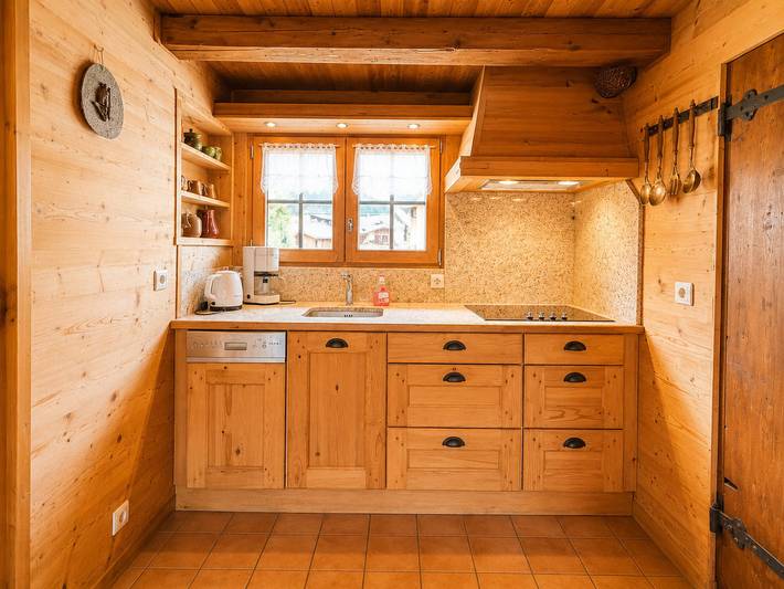Gîte pour 4 personnes, avec Balcon et Terrasse dans Office De Tourisme De Notre Dame De Bellecombe - 4