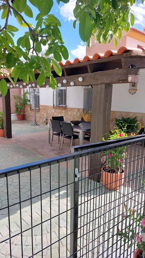 Casa rural para 12 personas, con Terraza además de Jardín y Piscina en Puebla de Don Fadrique