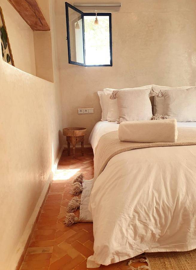 Maison d’hôte pour 2 personnes, avec piscine et jardin ainsi que vue et terrasse dans Ghazoua - 4