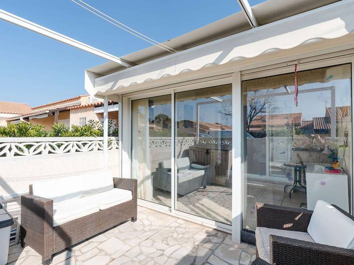 Ferienhaus für 4 Personen, mit Terrasse und Pool in Les Ayguades