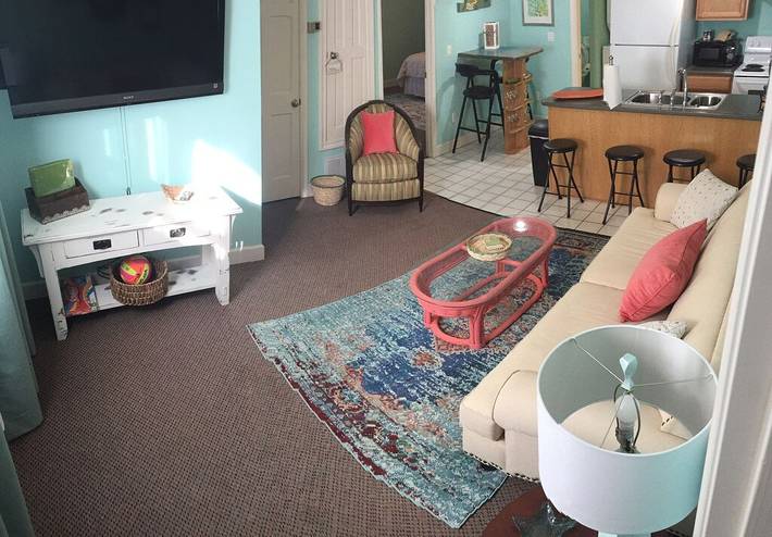 Vacation rental for 4 people, with pool and terrace as well as hot tub and yard in Miramar Beach