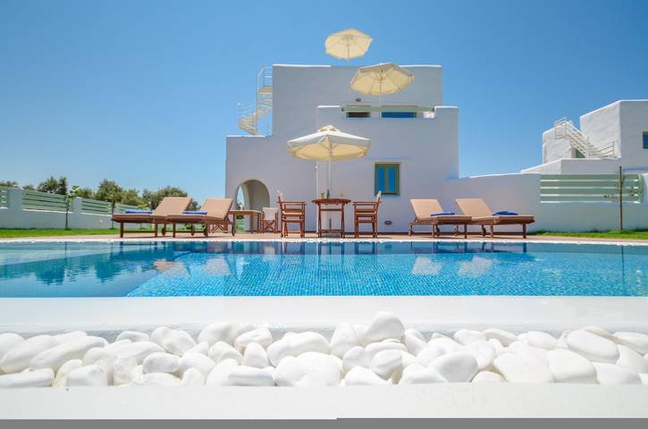 Villa für 4 Personen, mit Balkon und Terrasse sowie Garten