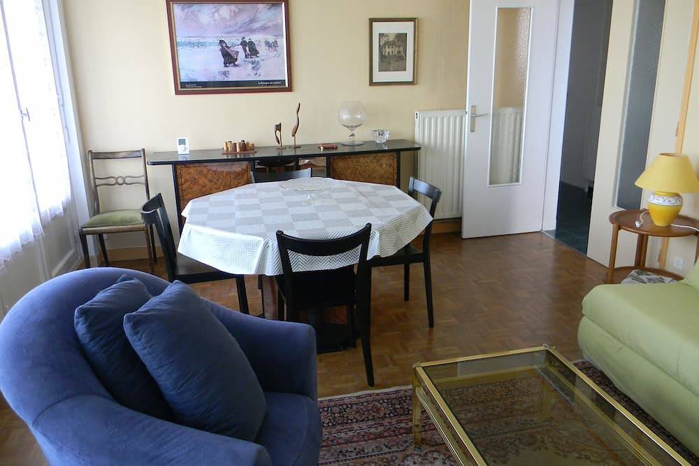 Appartement entier, Un meublé à deux pas de la plage,d'Océanopolis et du jardin botanique. in Brest, Région de Brest