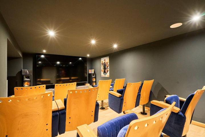 Location de vacances pour 12 personnes, avec sauna et piscine ainsi que jardin et jacuzzi, animaux acceptés à Seclin - 4