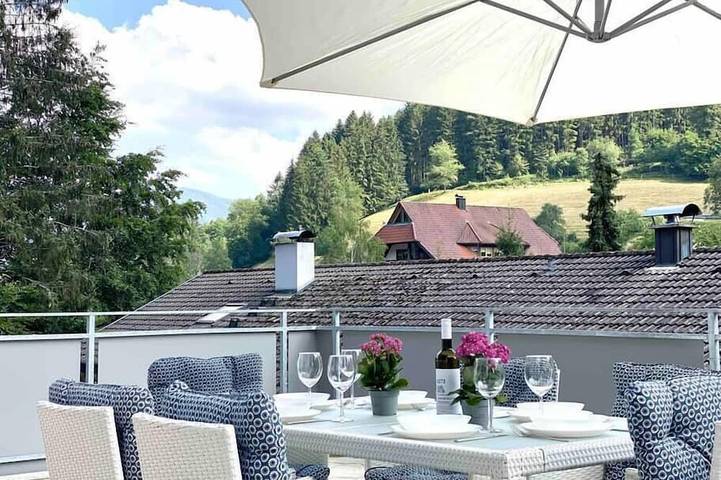 Ferienhaus für 20 Personen, mit Balkon und Sauna sowie Garten in Elzach
