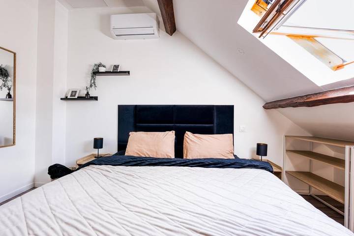 Location de vacances pour 7 personnes, avec terrasse à Villeneuve-le-Comte - 4